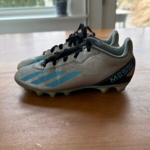Boys silver and blue Adidas Messi cleats size 3 Youth